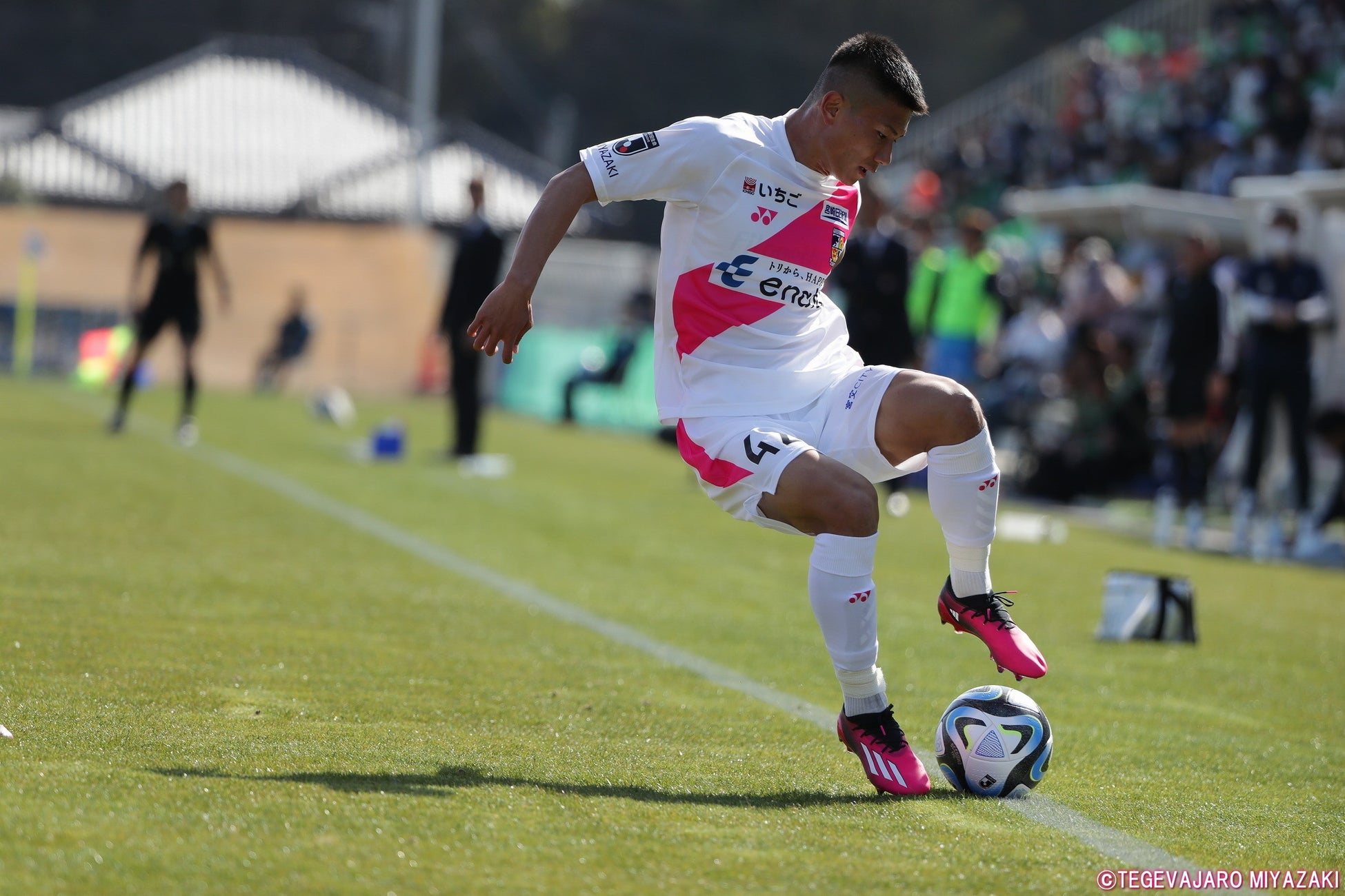 「テゲバジャーロ宮崎」のホーム戦、チケット全席100円&グルメクーポン付き!新富町のスタジアムに夜間照明が誕生する点灯式も開催! 「テゲバジャーロ宮崎」のホーム戦、チケット全席100円&グルメクーポン付き!新富町のスタジアムに夜間照明が誕生する点灯式も開催!