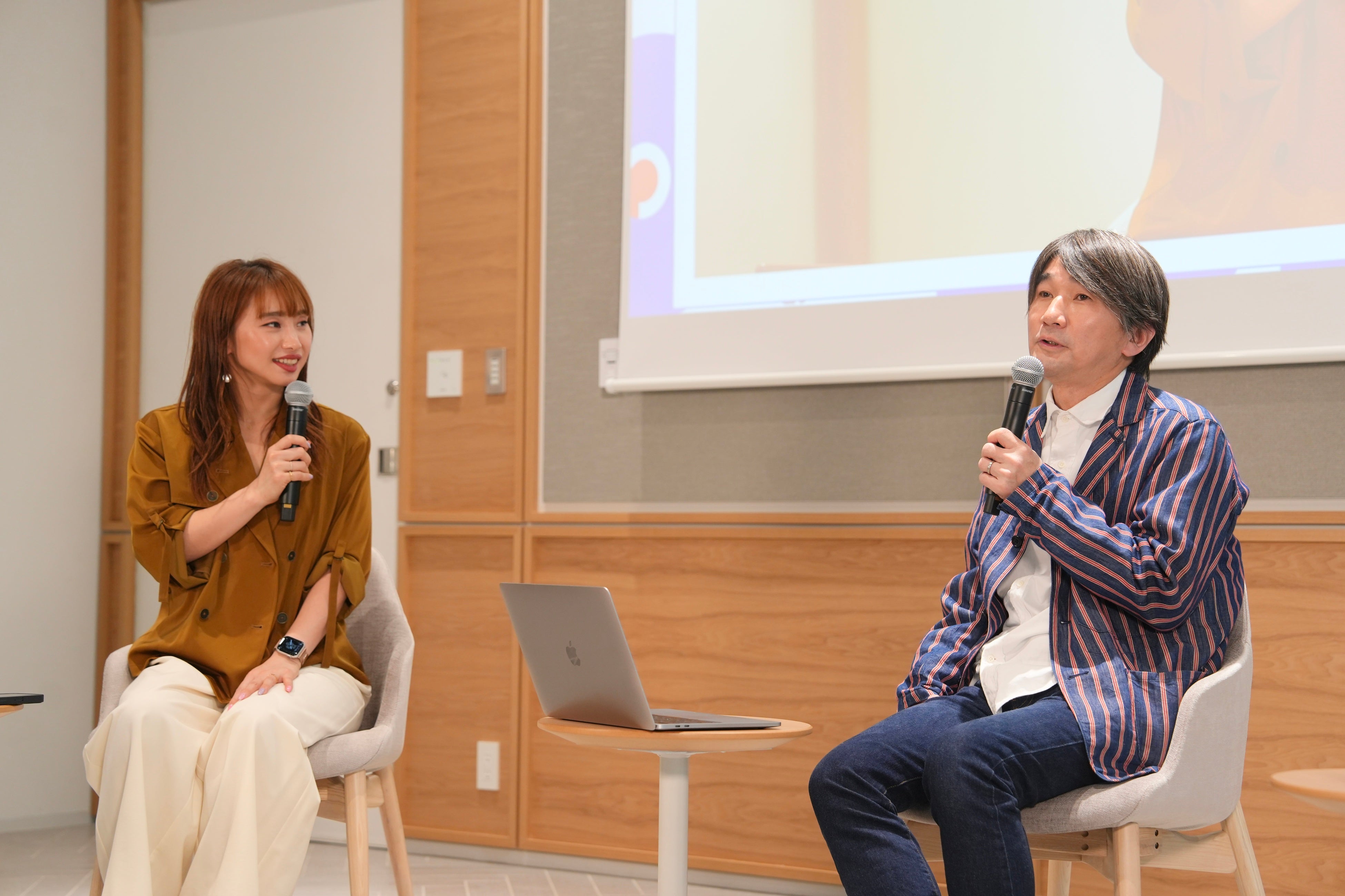 指出氏（写真右）から関係人口としての多様な関わり方を事例とともに伺った