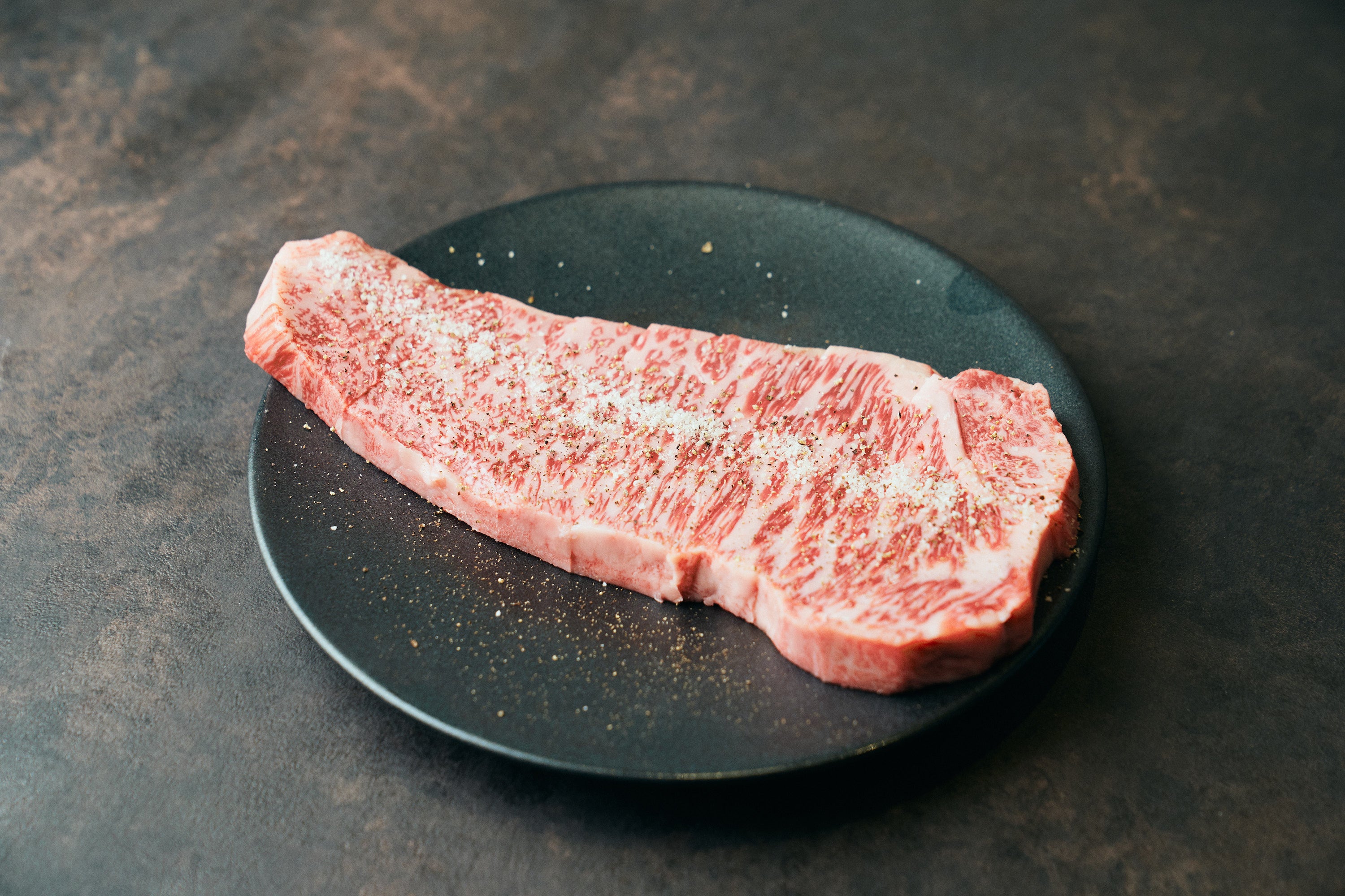 「JAこゆ牛」の中でも実際に訪問した「すずき牧場」の肉を使用