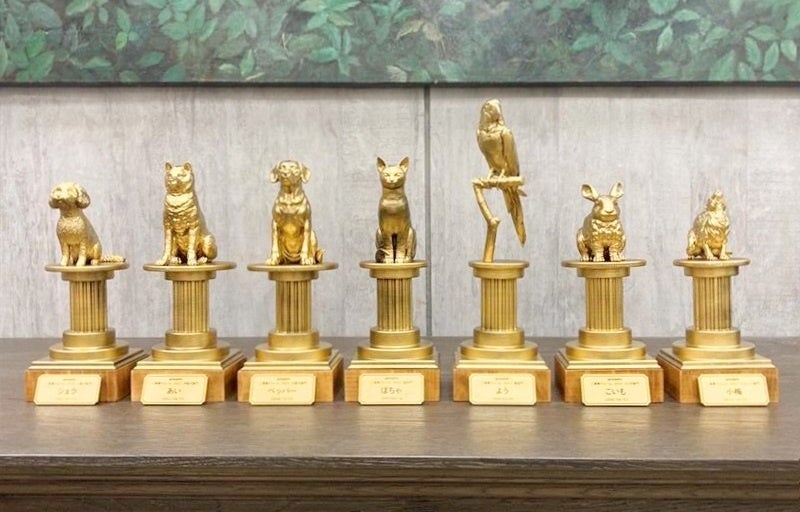 ▲最高齢のどうぶつさんに贈呈したトロフィー