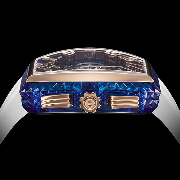 腕に沿うような滑らかなカーブで快適な着用感