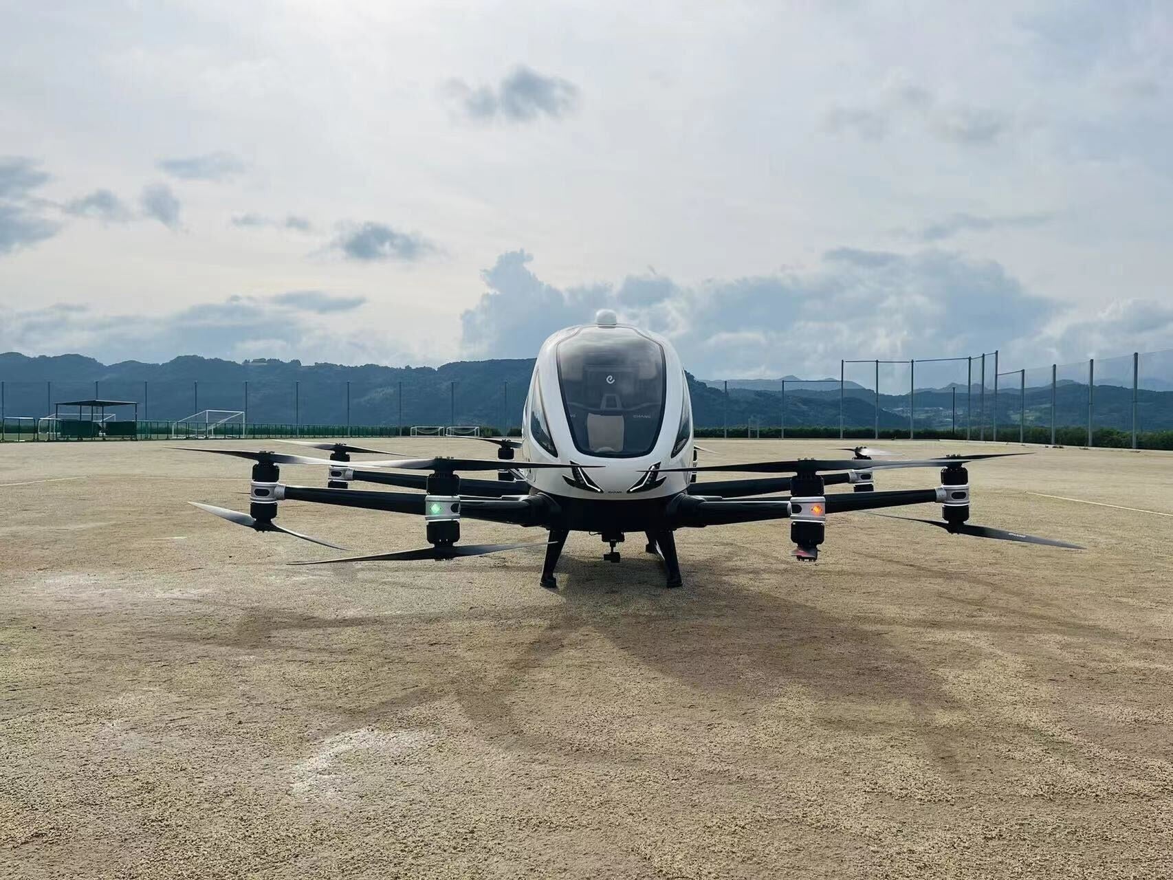 AirX、空飛ぶクルマEH216の機体見学ツアー参加者募集を開始 | 株式会社