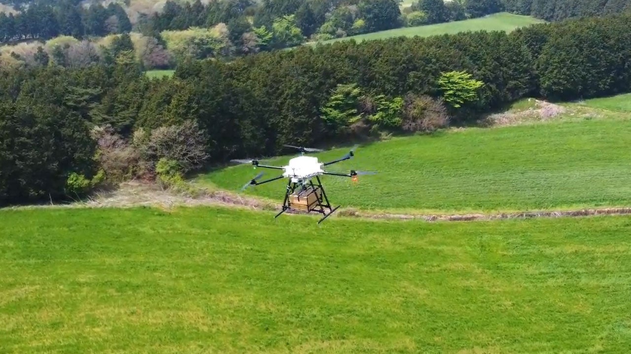 イームズ式E6150TC型の試験飛行の様子