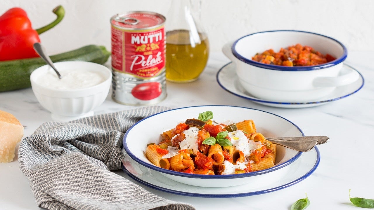 イタリアno 1トマトブランド 1 ムッティ のトマト缶に ホールトマト が仲間入り 加藤産業株式会社のプレスリリース イタリアno 1トマトブランド 1 ムッティ のトマト缶に ホールトマト が仲間入り 加藤産業株式会社のプレスリリース