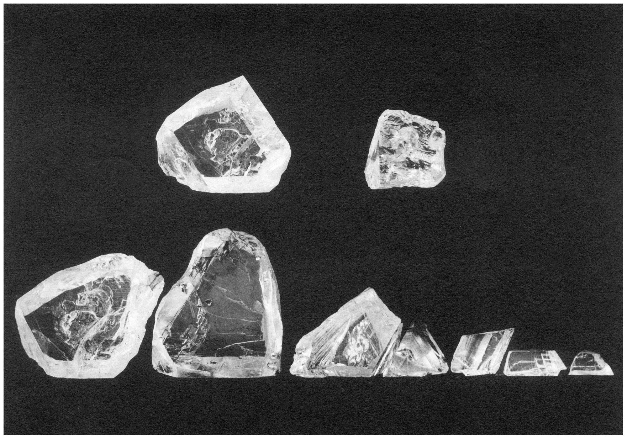 第1回目で紹介する1908年アッシャー社によって 9つに分割された合計3106ctの「カリナン」の原石