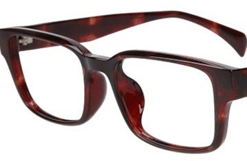 ▲フロントとテンプルにカッティングを施し、シンプルながらもデザイン性も。 商品画像：ZA241004_49A1