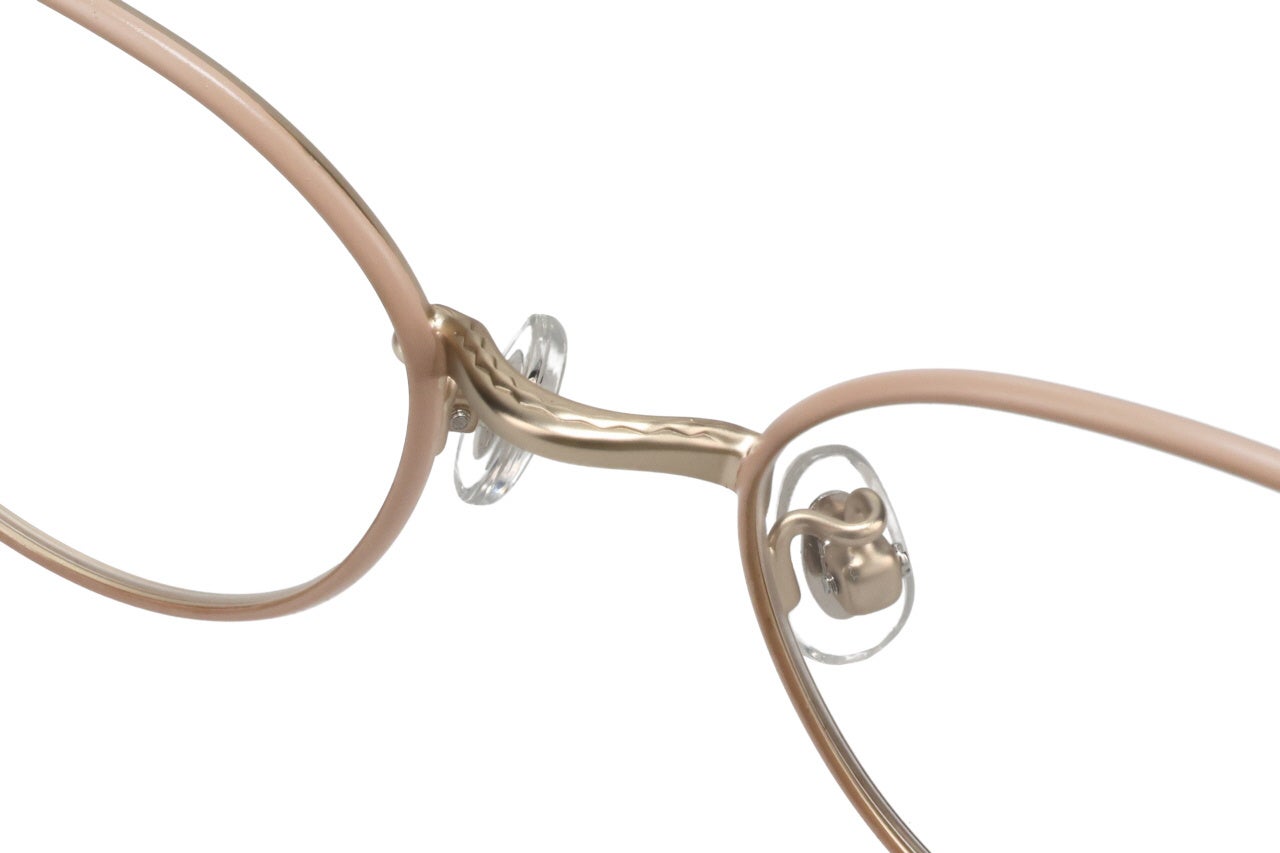 ▲ぷっくりとした厚みを持たせたリムがメタルながら存在感のある印象。 商品画像：ZY242004_41F1