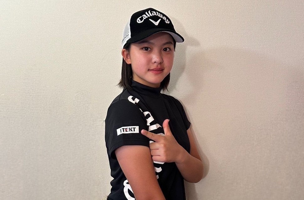 ジェイテクトロゴを指差す菊田ひな選手