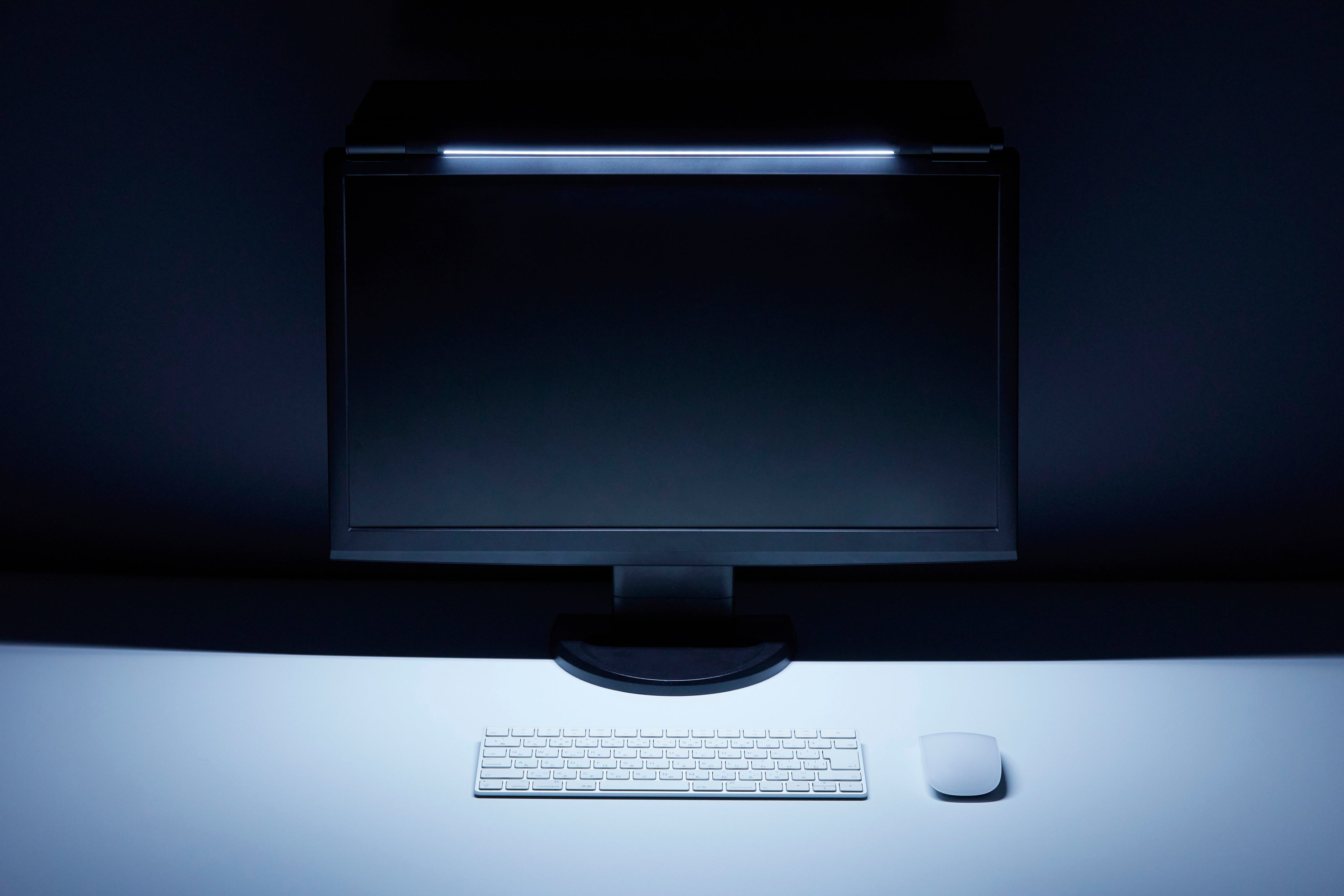 昼光色 白っぽく青みがかった色調で 集中したいときにオススメ