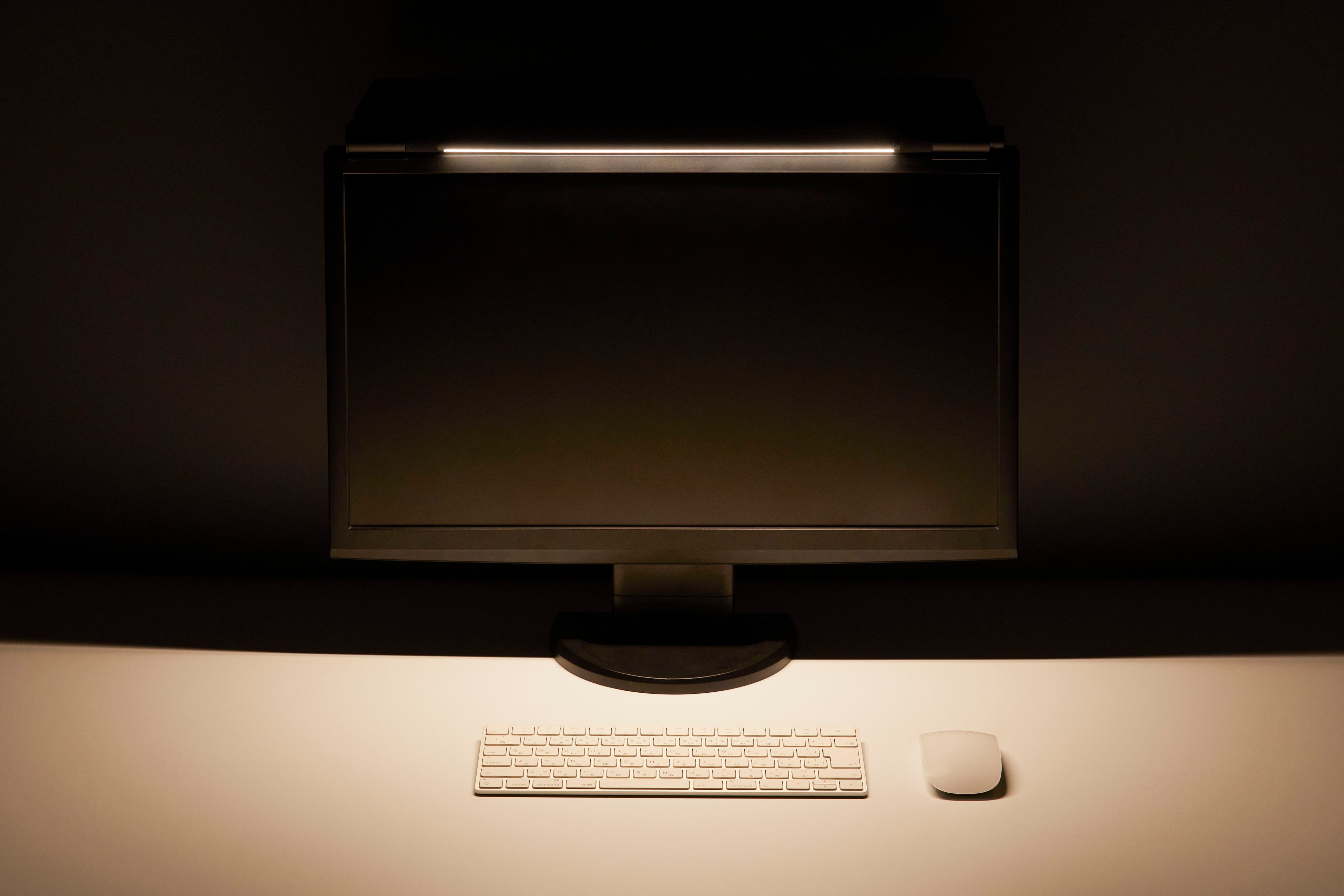 電球色 リラックスできる 穏やかなオレンジ味の色調