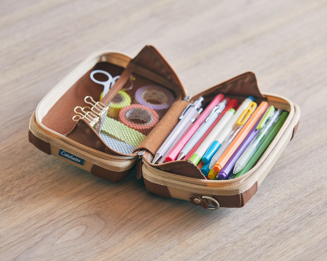 トレイ形状で出し入れスムーズ