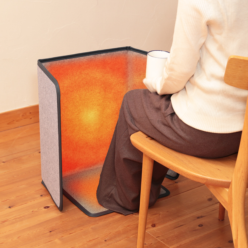 足裏まで温まれる4面ぽかぽか折り畳み式パネルヒーターを