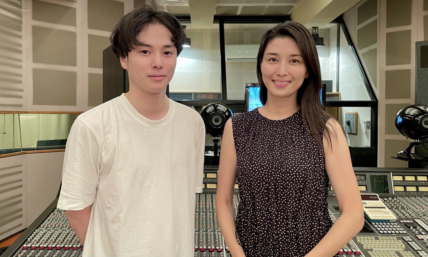 （左から、柾木玲弥、橋本マナミ）