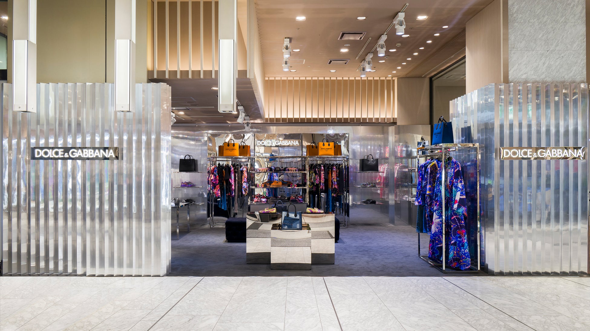 ドルチェ ガッバーナが伊勢丹新宿店 メンズ館にてポップアップストアを開催中 22 春夏 メンズ コレクションを先行発売 ドルチェ ガッバーナ ジャパン株式会社のプレスリリース ドルチェ ガッバーナが伊勢丹新宿店 メンズ館にてポップアップストアを開催中 22 春夏 メンズ コレクションを先行発売 ドルチェ ガッバーナ ジャパン株式会社のプレスリリース