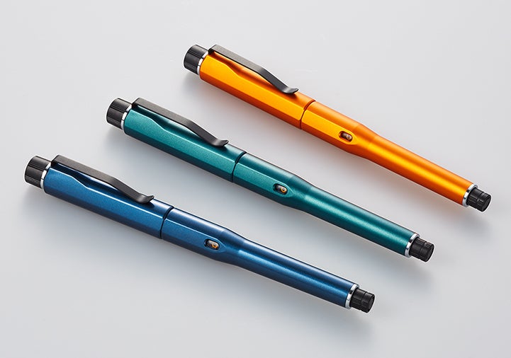 書く にのめり込む Kurutoga Dive 3種類の新しい軸色を継続品として発売決定 23年3月発売予定 三菱鉛筆株式会社のプレスリリース 書く にのめり込む Kurutoga Dive 3種類の新しい軸色を継続品として発売決定 23年3月発売予定 三菱鉛筆株式会社のプレスリリース