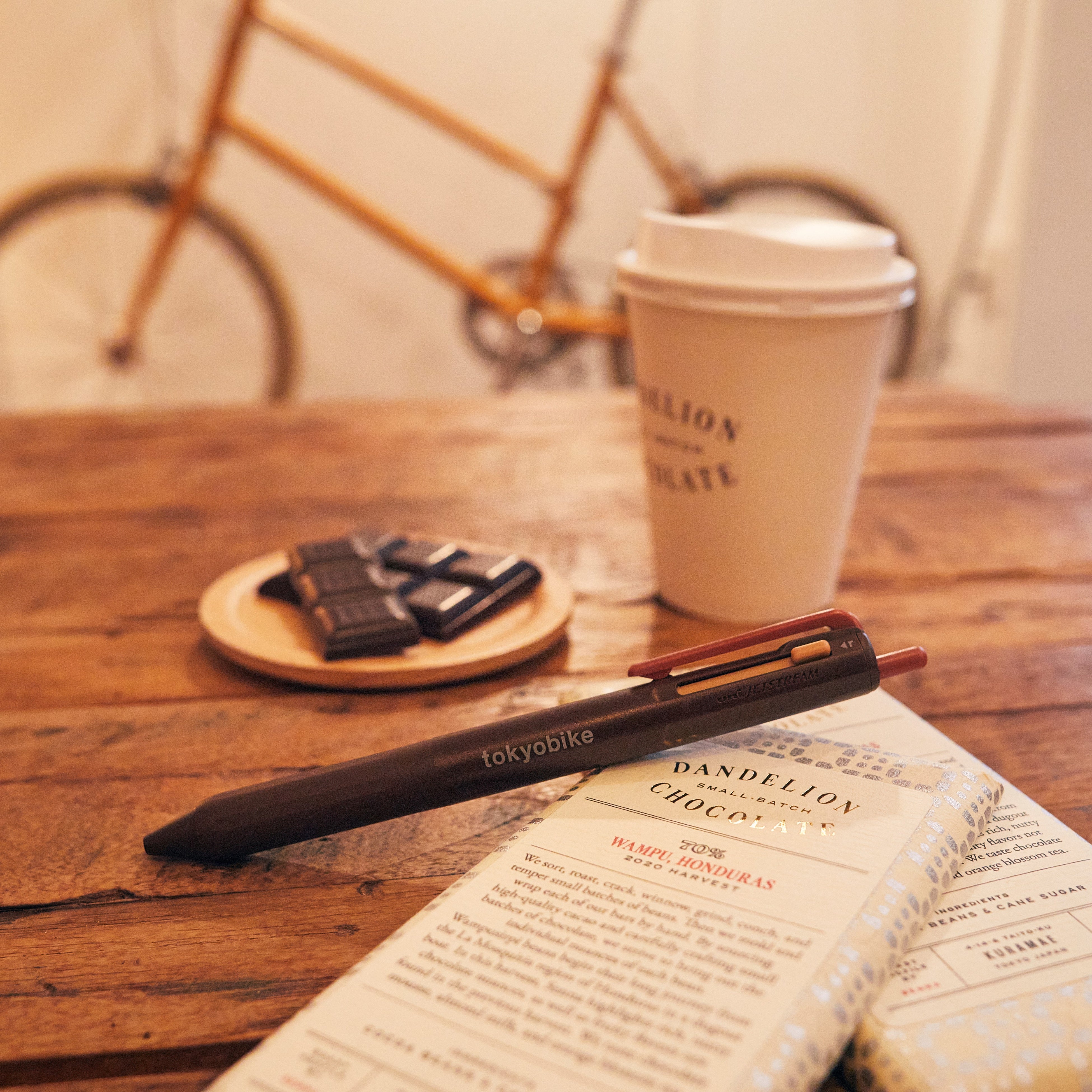 ジェットストリーム」シリーズが「tokyobike」とコラボ！自転車に乗る