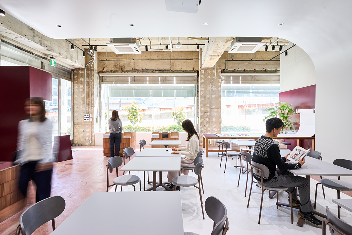 ＜クリエイティブスペース＞