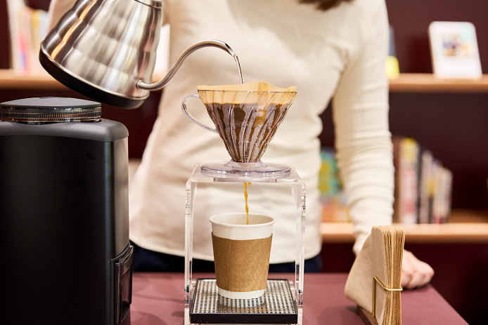 ＜コーヒーのハンドドリップ＞