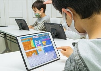 HALLOでのプログラミングのレッスン風景