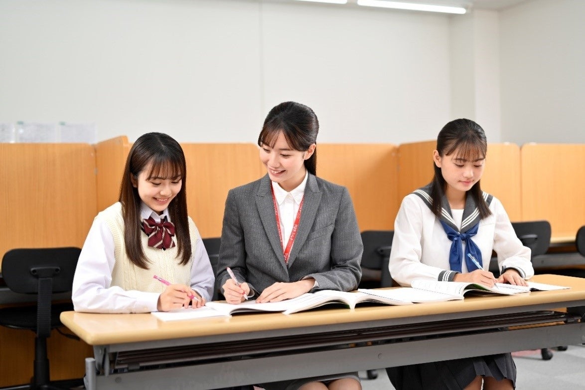 「スクールIE」1対2の個別指導イメージ画像