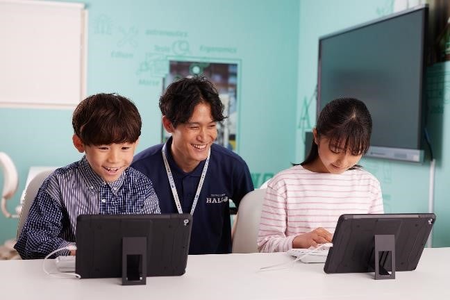 ワールドクラスのコンピューターサイエンス「プログラミング教育HALLO®」