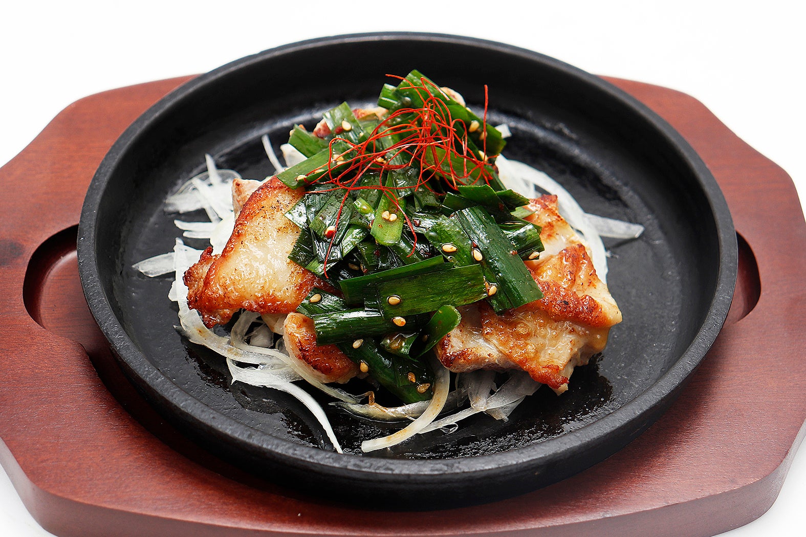 ピリ辛ニラとチキンステーキ【一軒め酒場】