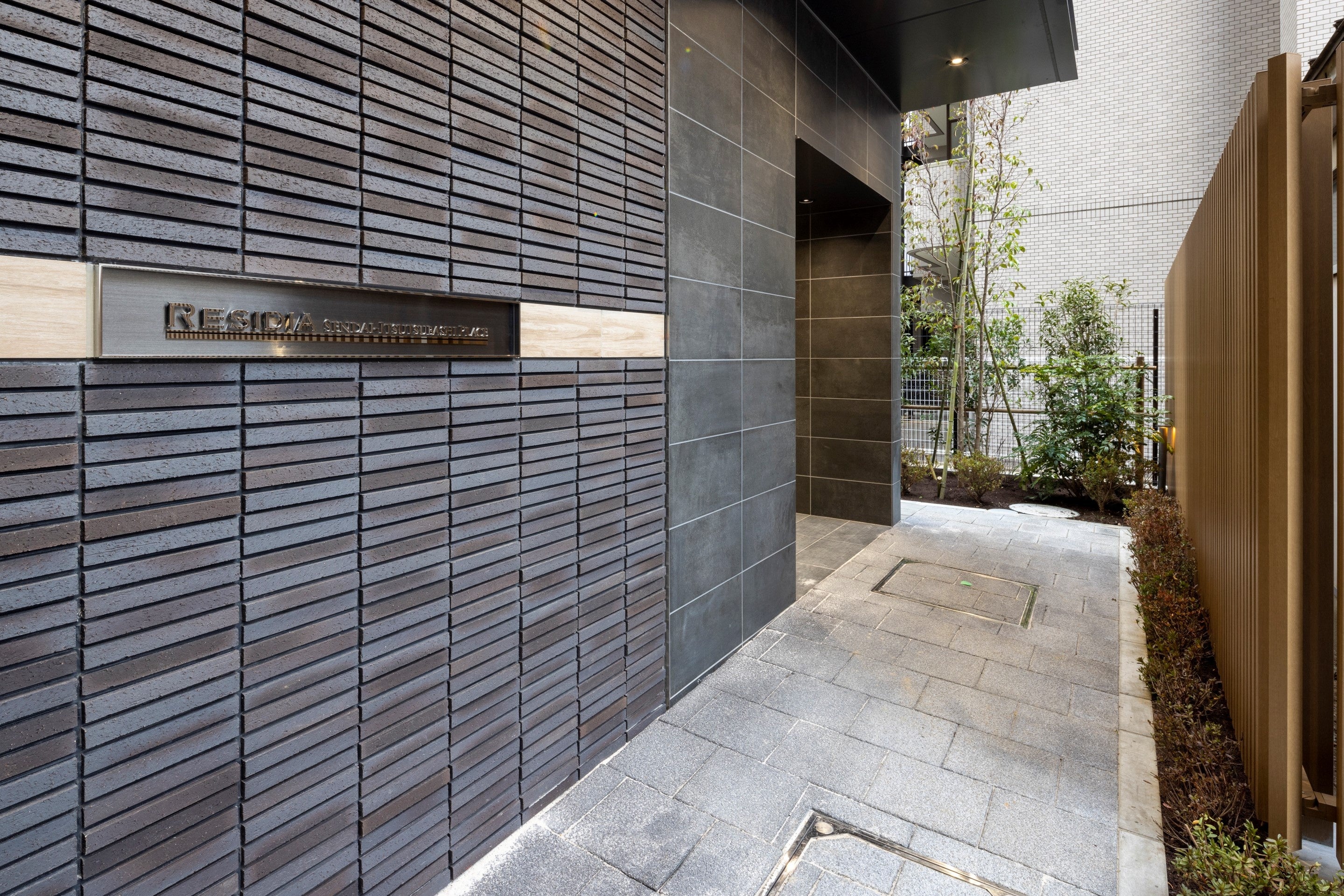 エントランスへのアプローチ