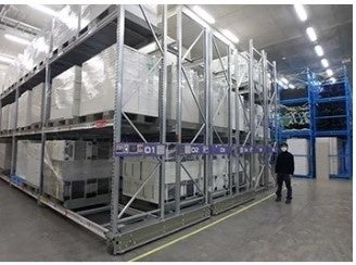 ラック自体が自在に動く「自動ラック」を導入