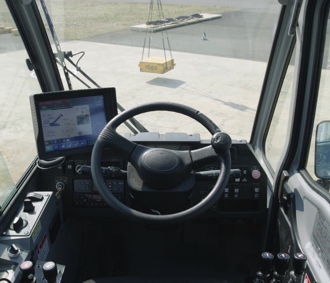 無人のオペレータ席の様子