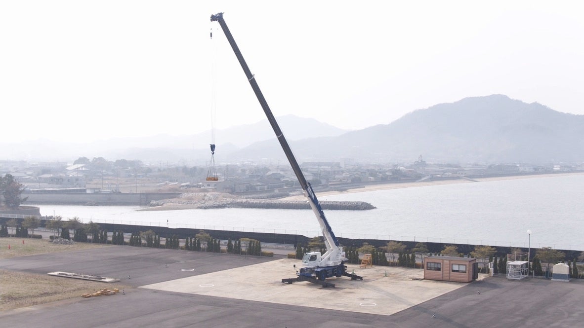 自動化の検証を行った移動式クレーン