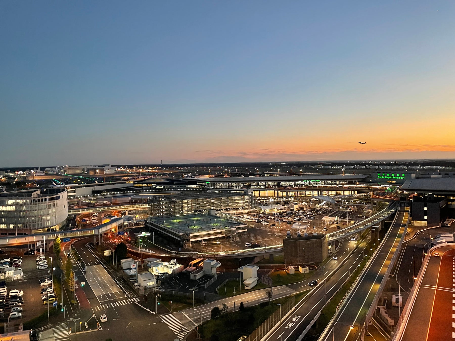 成田国際空港 航空科学博物館がコラボしたスペシャルツアーを10 23 日 に実施 夕暮れの成田空港バス ツアーと航空科学博物館の芝エリアでの食事を楽しむ 株式会社グリーンポート エージェンシーのプレスリリース 成田国際空港 航空科学博物館がコラボしたスペシャルツアーを10 23 日 に実施 夕暮れの成田空港バス ツアーと航空科学博物館の芝エリアでの食事を楽しむ 株式会社グリーンポート エージェンシーのプレスリリース