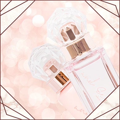 ピンクゴールドとアクリルクリスタルのキャップがキラキラと輝きます。