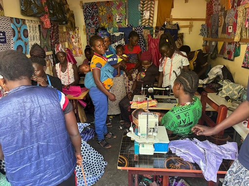 今回ウガンダに帰還した元子ども兵らが、同じ元子ども兵だった卒業生たちの職場を訪問