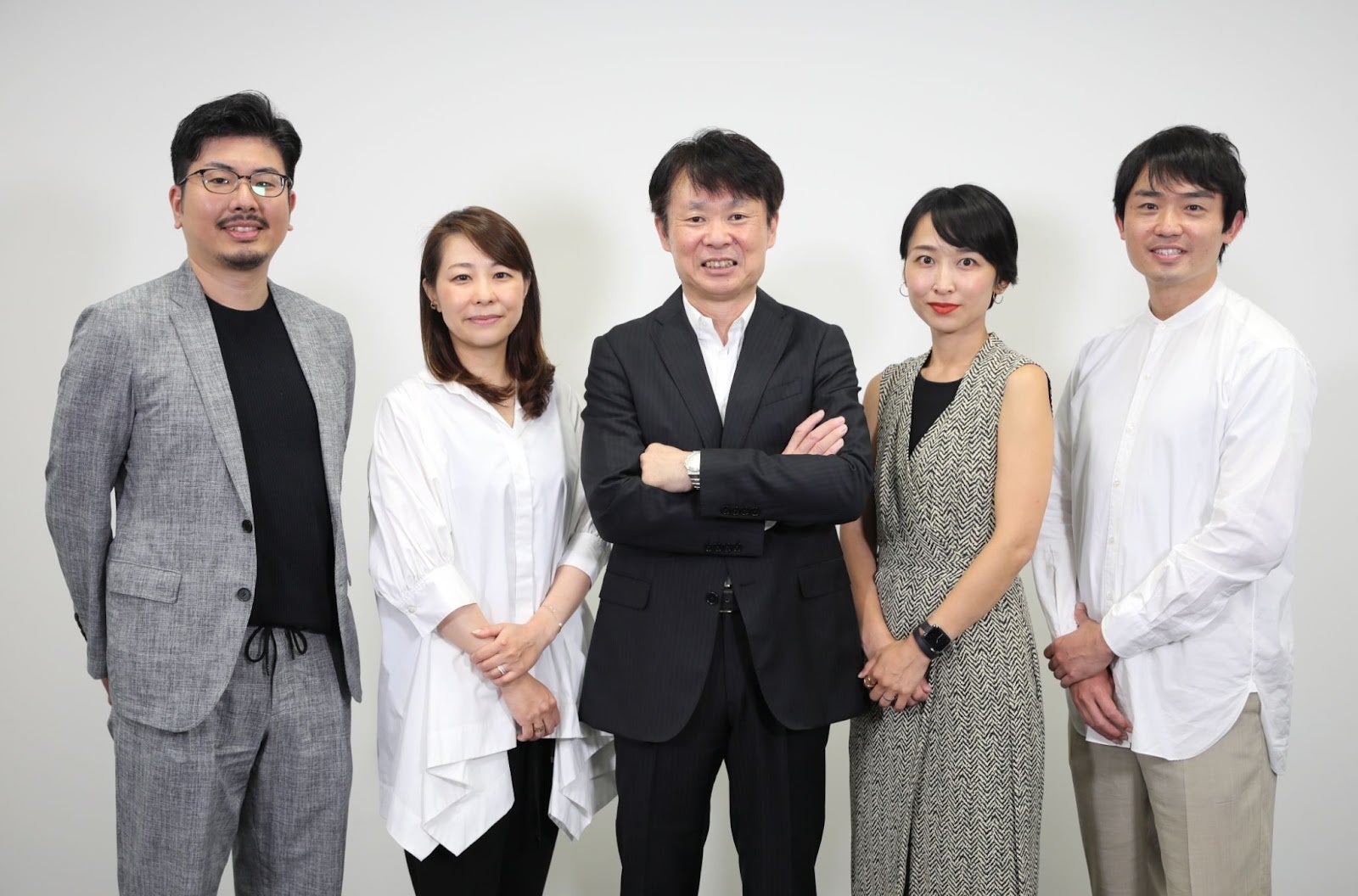 写真左より、斉田 裕之、増田 みずき、藤田 欣司、平山 彩子、青木 秀樹