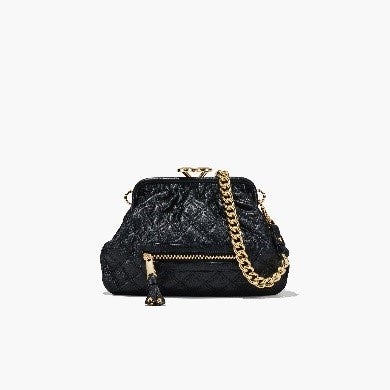 MARC JACOBSよりイットガールの腕を飾った伝説のバッグ「THE