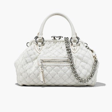 MARC JACOBSよりイットガールの腕を飾った伝説のバッグ「THE