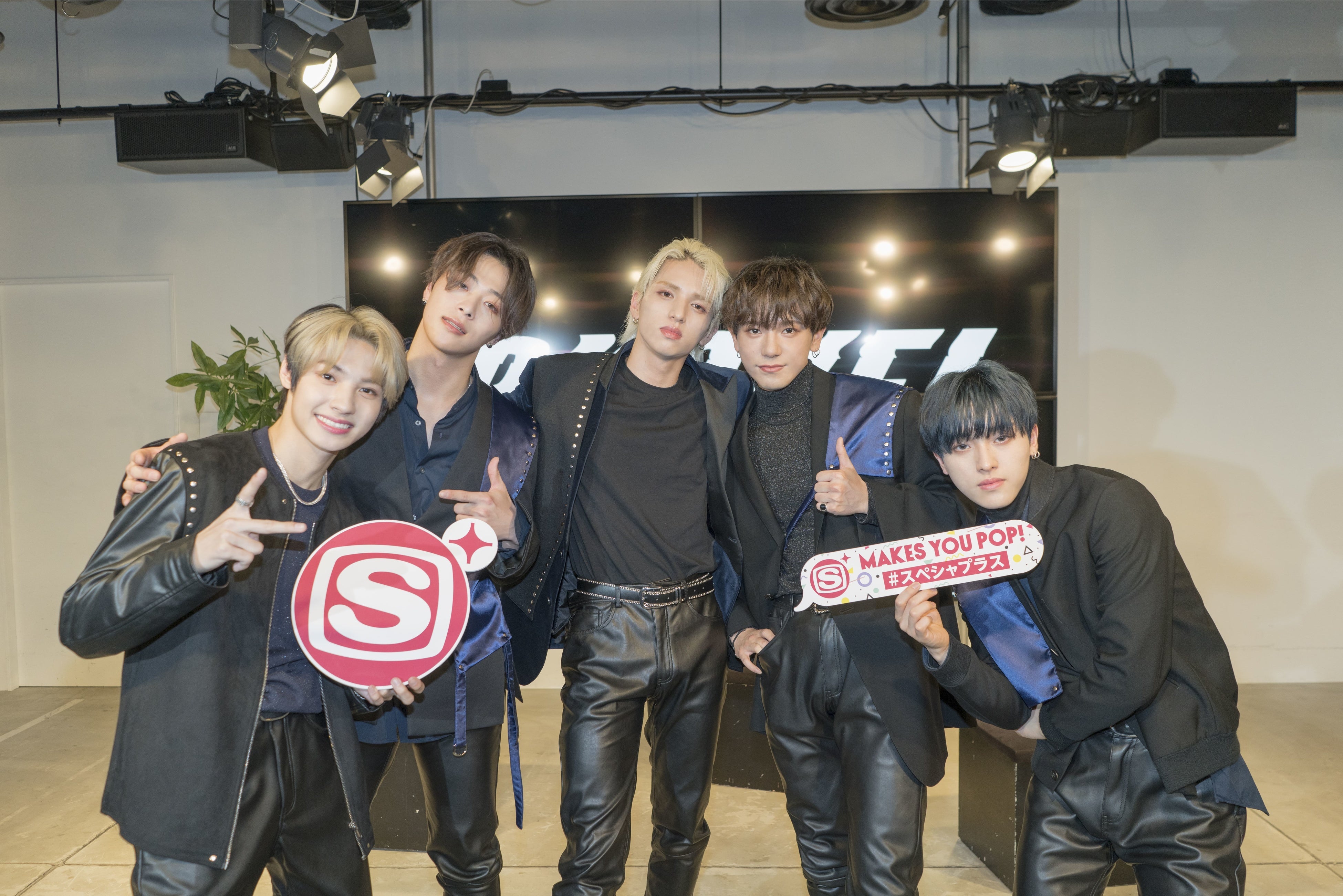 『BUGVEL～The Beginning～』PHOTO BY 飛鳥井里奈