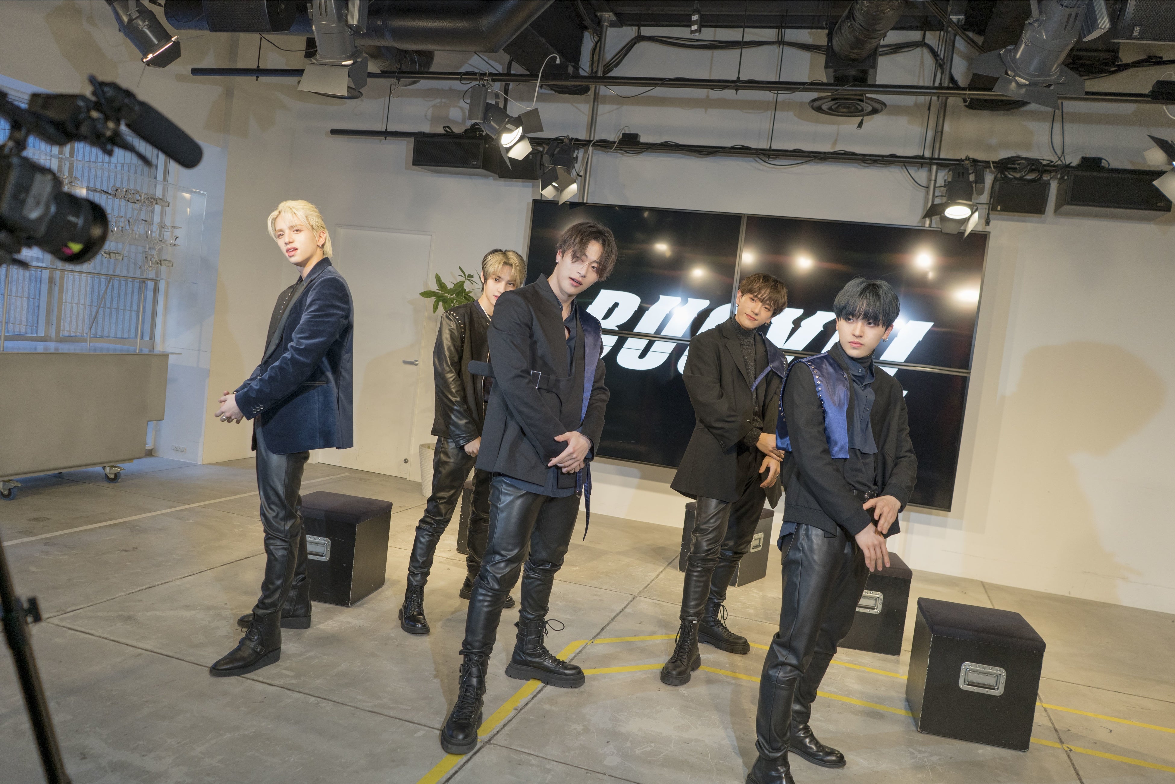 PHOTO BY 飛鳥井里奈