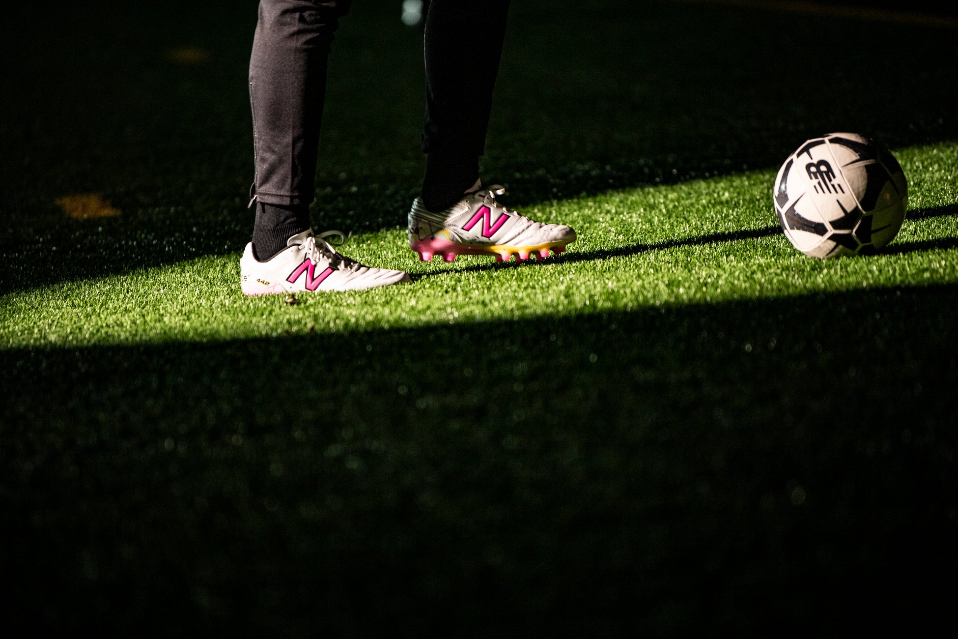 ニューバランス フットボールスパイクの定番 442 V2 Pro Hg の新色the Celebration Pinkがサッカーショップkamo限定 スペシャルモデルで登場 株式会社ニューバランス ジャパンのプレスリリース ニューバランス フットボールスパイクの定番 442 V2 Pro Hg の新色the Celebration Pinkがサッカーショップkamo限定 スペシャルモデルで登場 株式会社ニューバランス ジャパンのプレスリリース