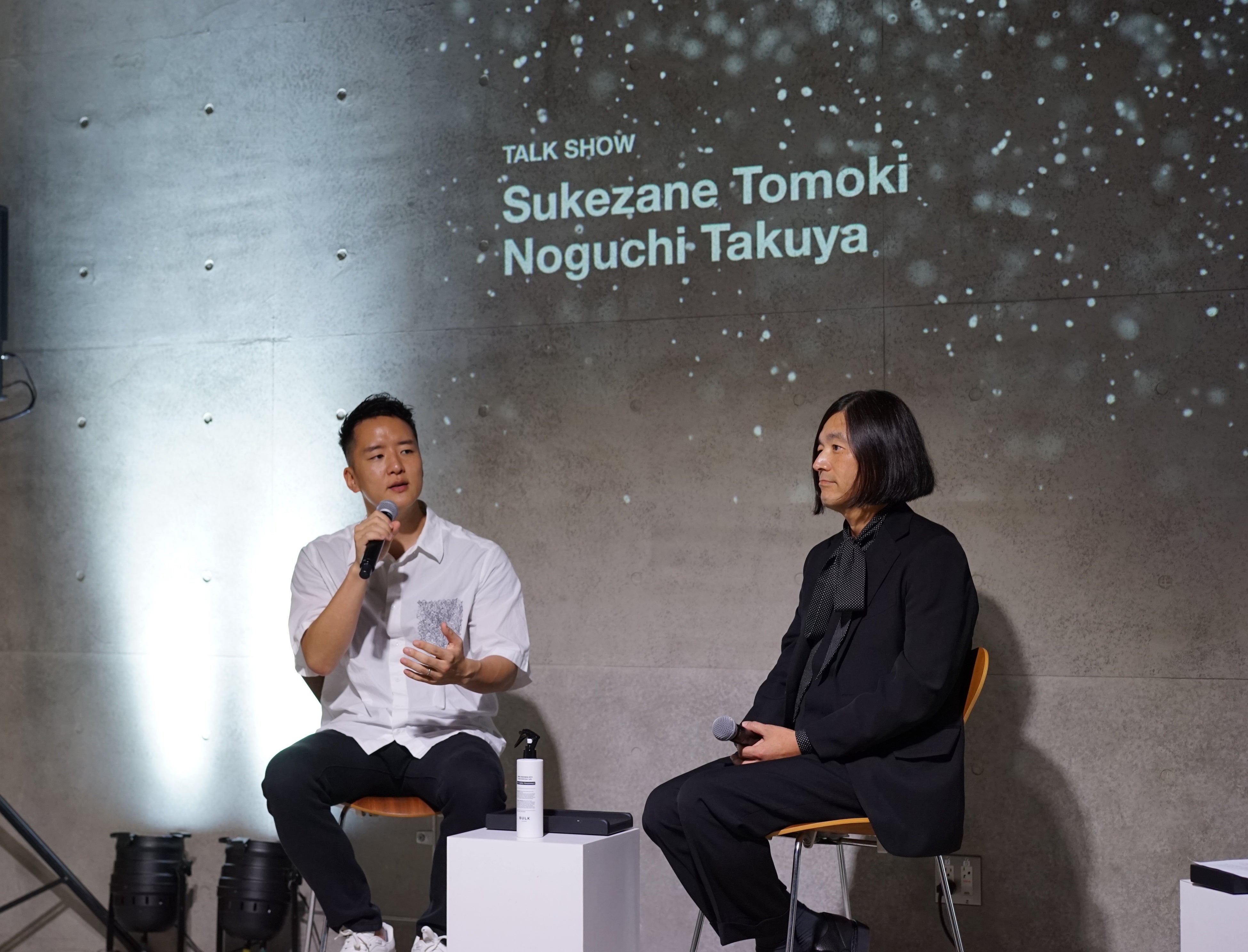 （左）バルクオム 代表取締役CEO 野⼝ 卓也（右）スタイリスト　ファッションエディターの祐真 朋樹⽒