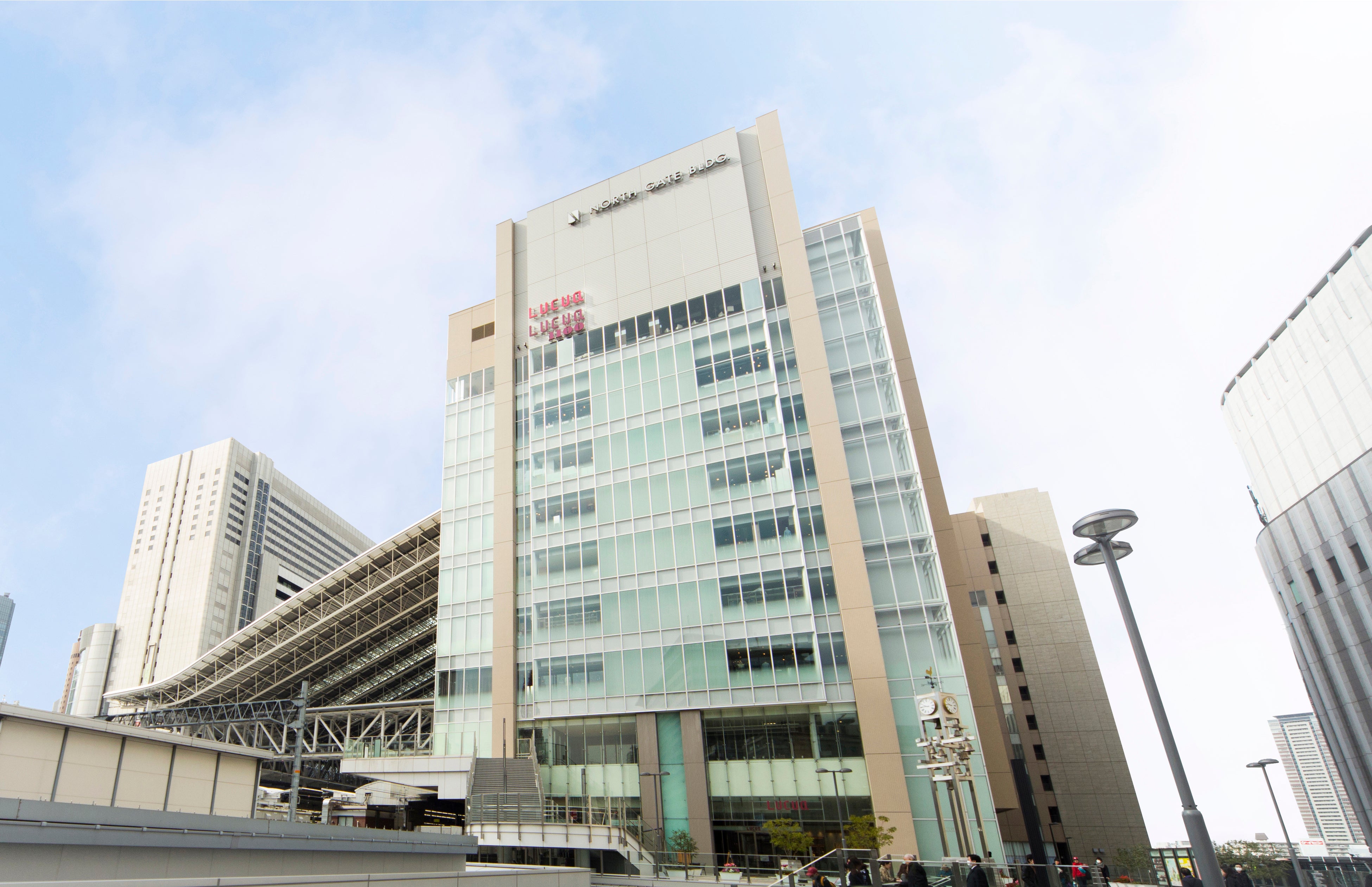 大阪駅直結ショッピングセンター“LUCUA osaka”