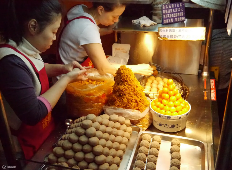 タロイモから作られるタロイモ団子（芋圓）はモチモチした食感が特徴。