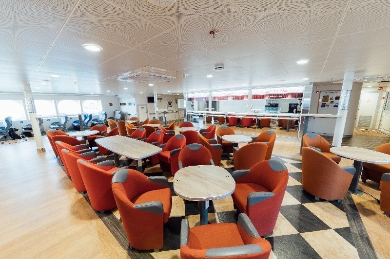 キオスク・ラウンジ(Yクラス)