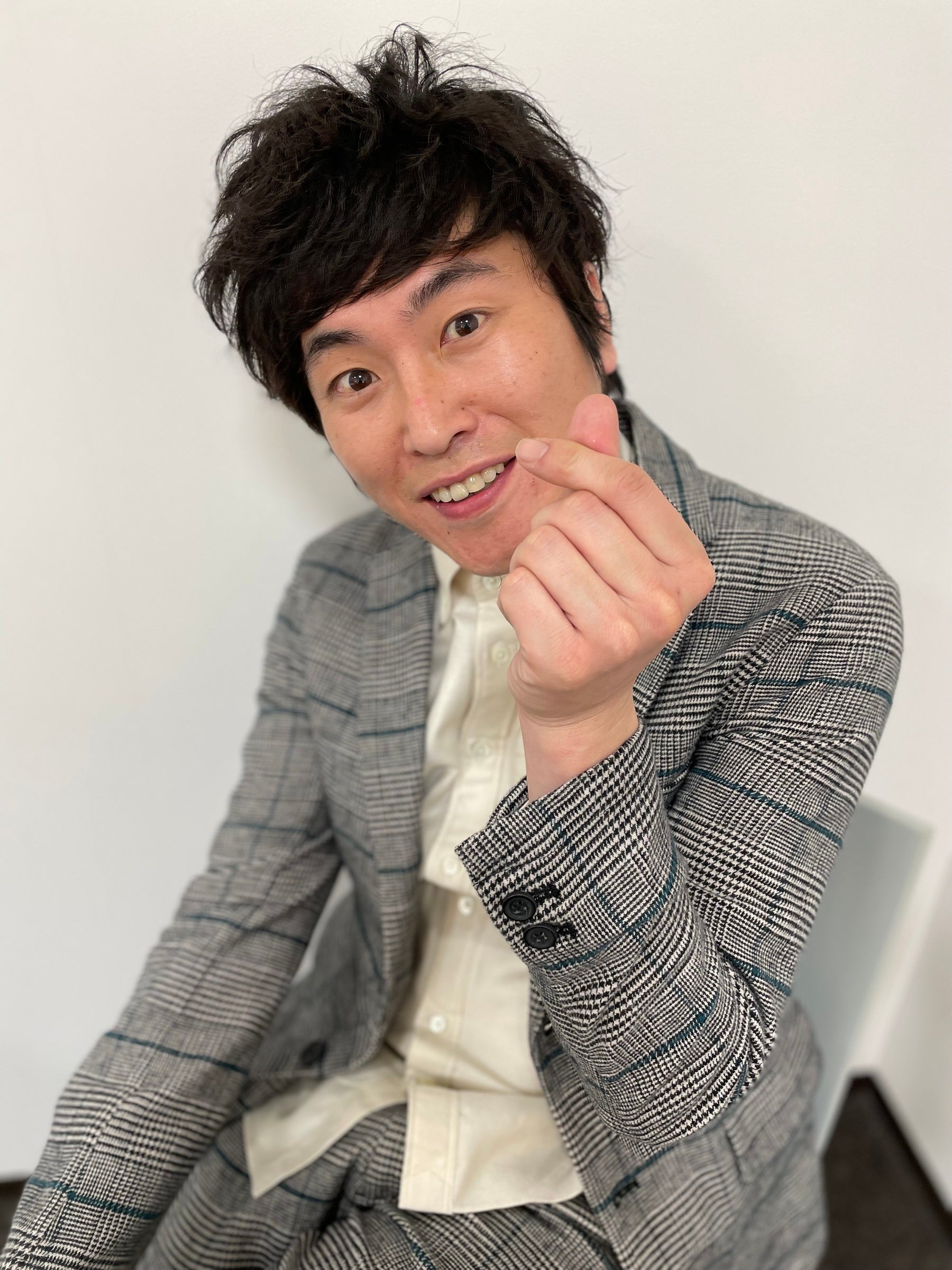 しずる໒· ゜様 しずる村上純のエッセイ本は、相方とのぶつかり合いの軌跡の物語