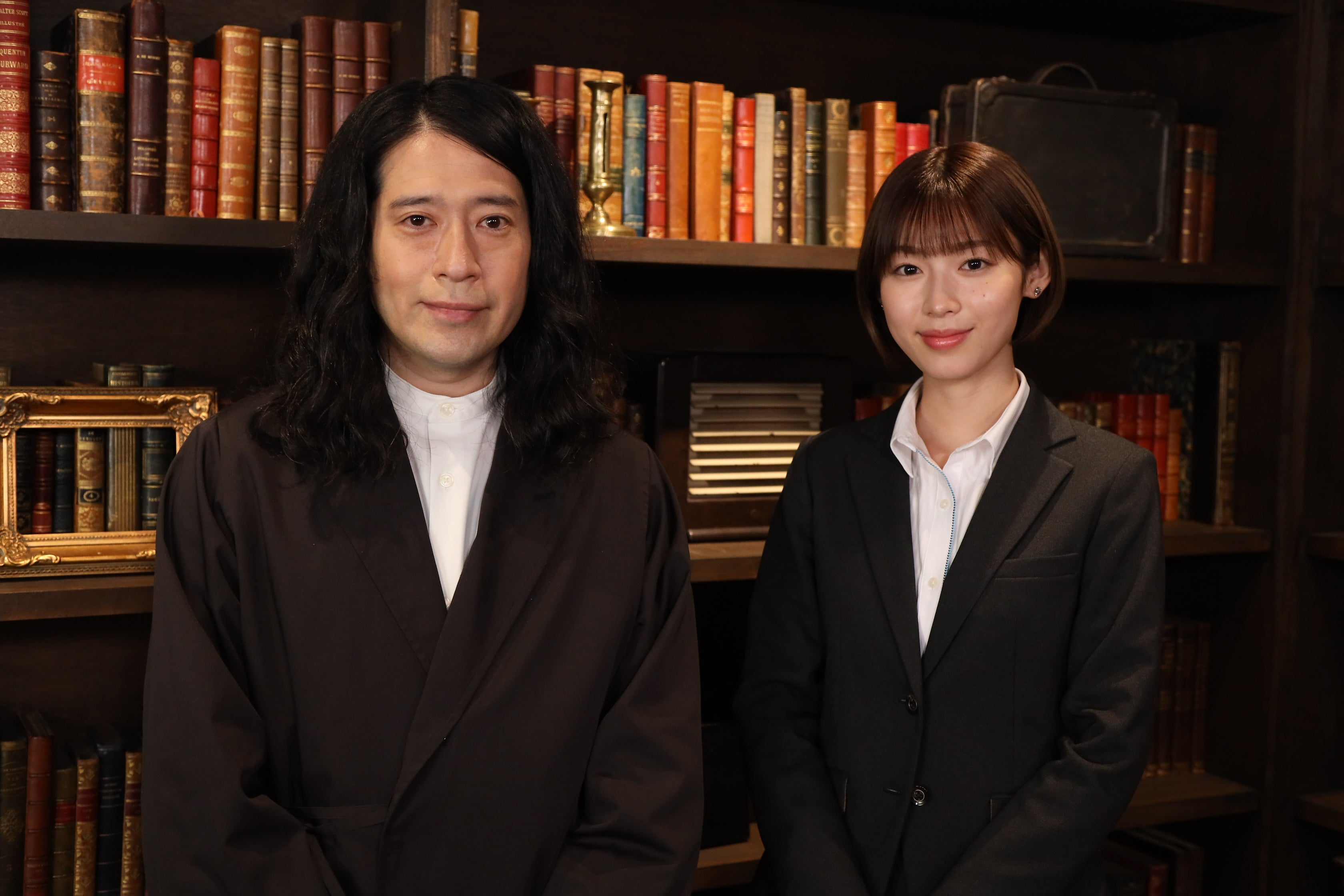 ©外務省／吉本興業