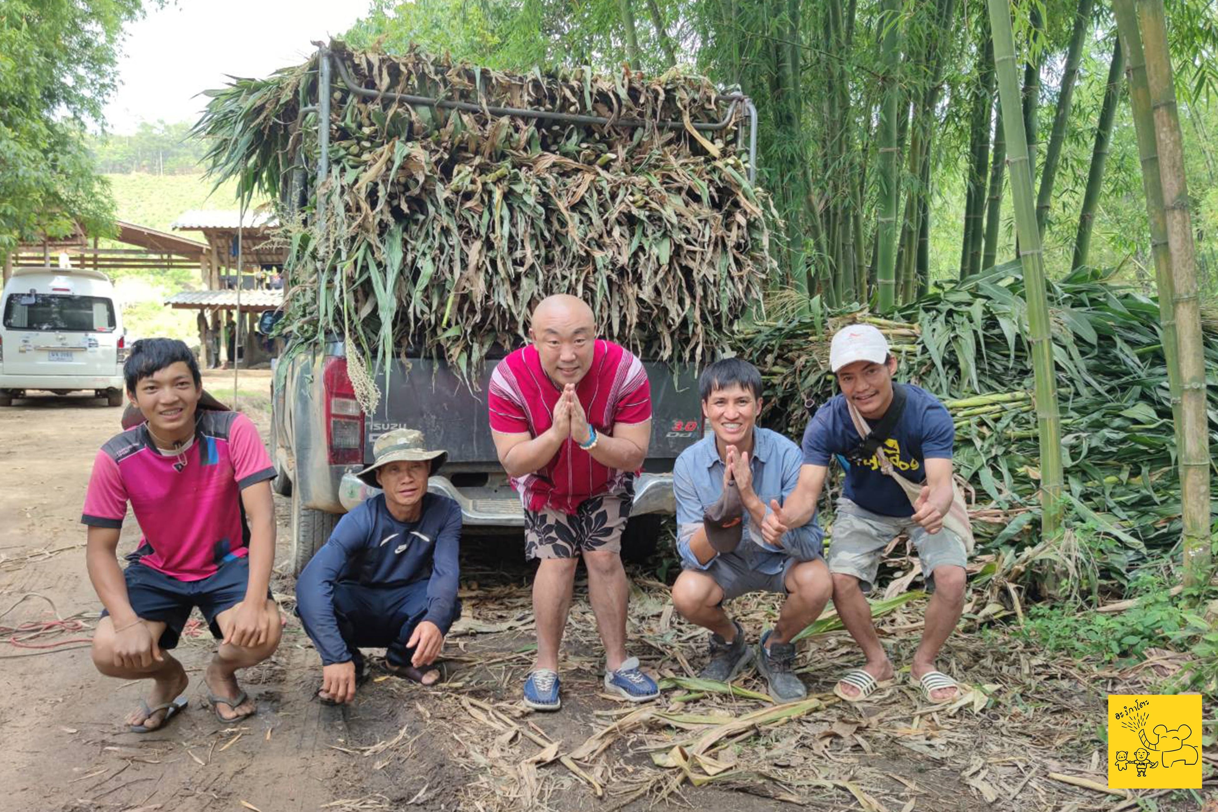 象使いの皆さんと記念撮影