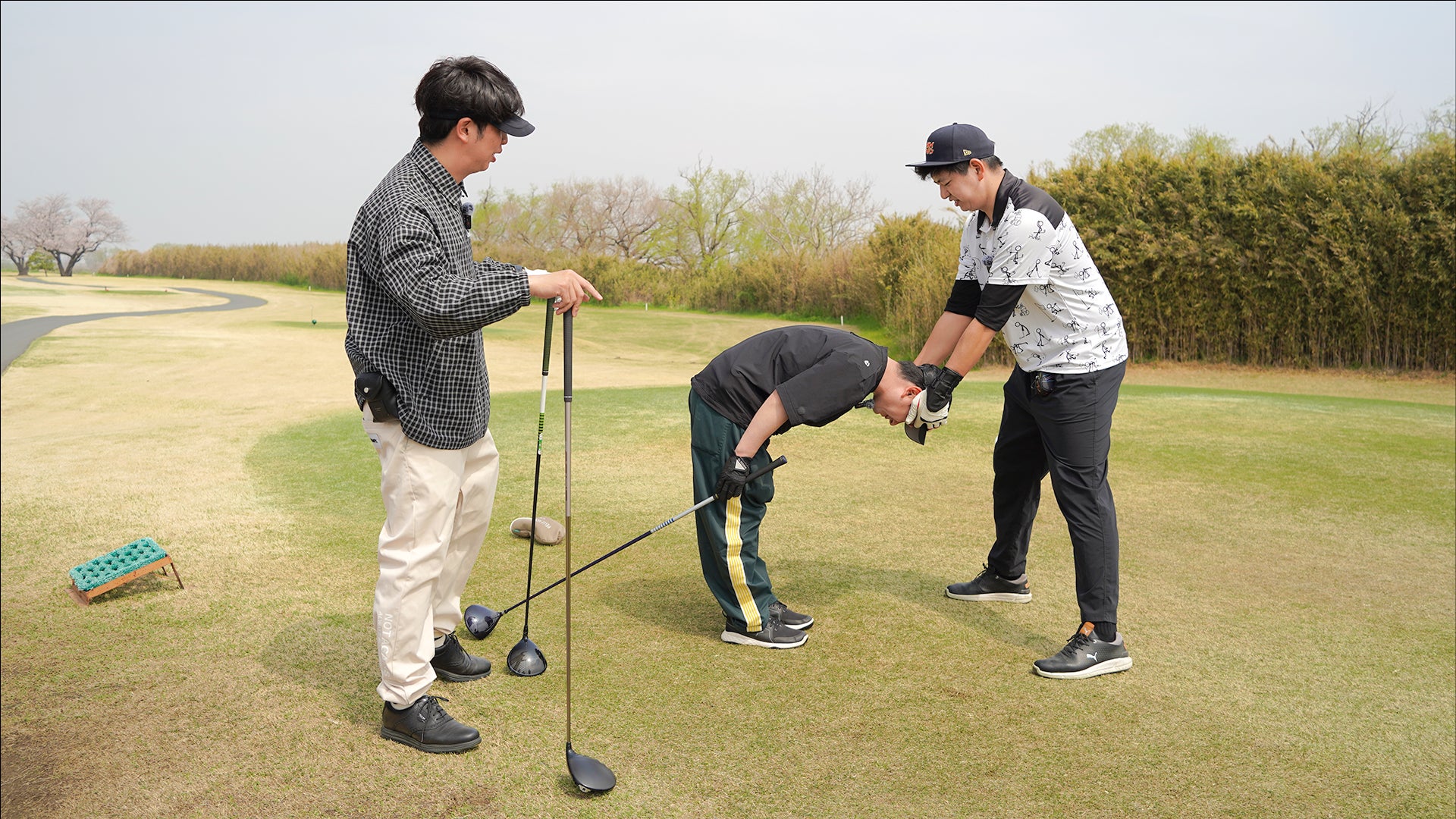 屋敷裕政がゴルフ番組で熱演、6月27日放送開始