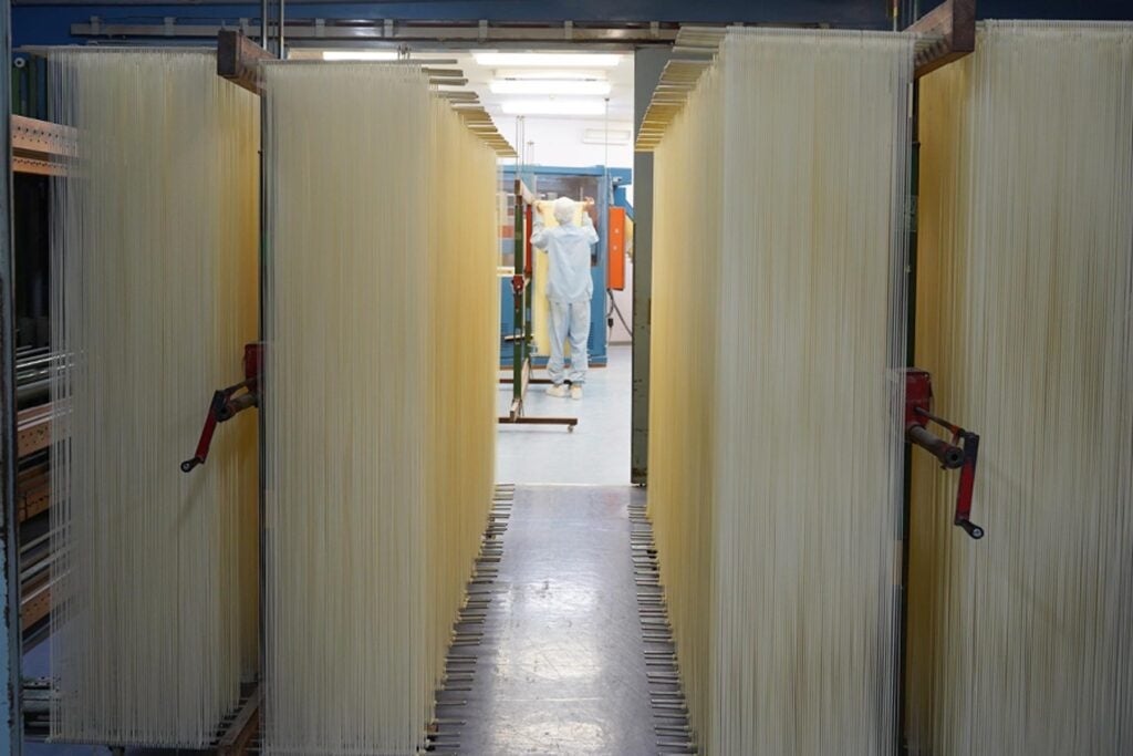 三輪山勝製麺のそうめんづくり２