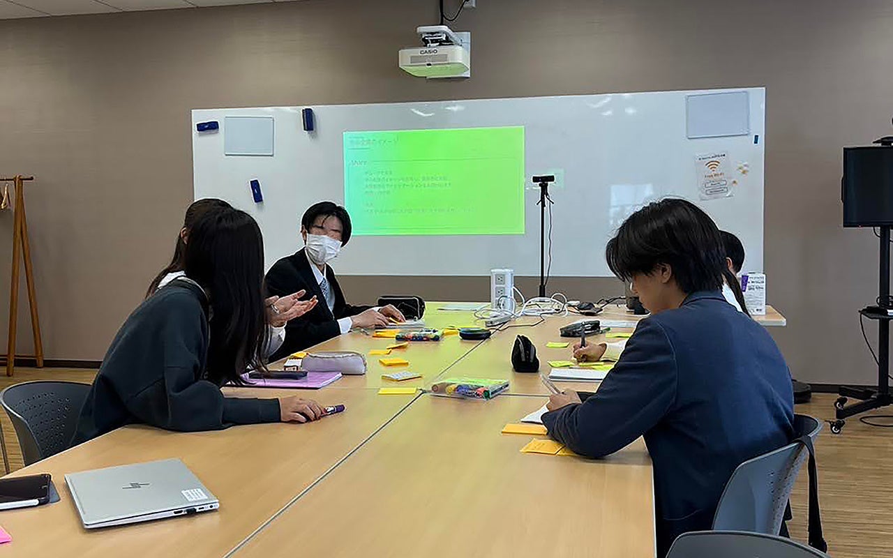 コンピュータ技研でのインターンシップの様子