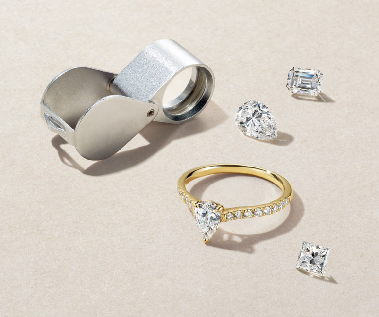 【オススメ】#ユニックなデザイン#【極美】12Pダイヤモンドリング・指輪★限定販売★☆刻印有☆#プラチナ仕上# 最高級トップカラー！極上サンタマリア！ダイヤ燦めき